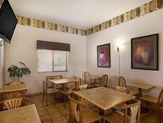 Super 8 By Wyndham Collinsville St. Louis Exterior photo